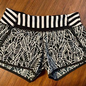 Lululemon Speed short in 6